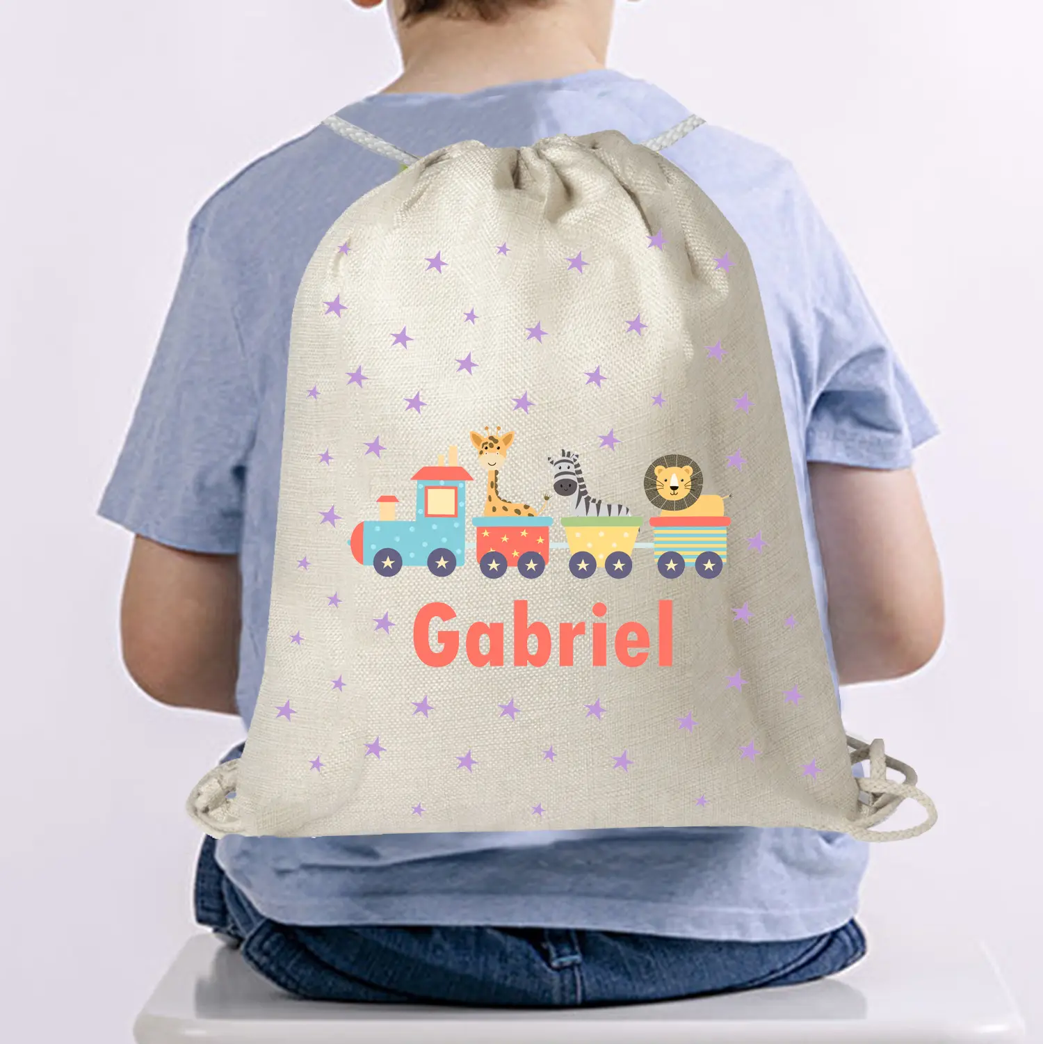 Niño con mochila