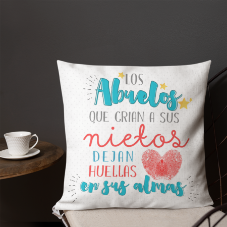 cojin-kembilove-abuelos-que-crian-a-sus-nietos-dejan-huellas