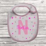 babero-personalizado-kembilove-estrellas-rosa-y-gris