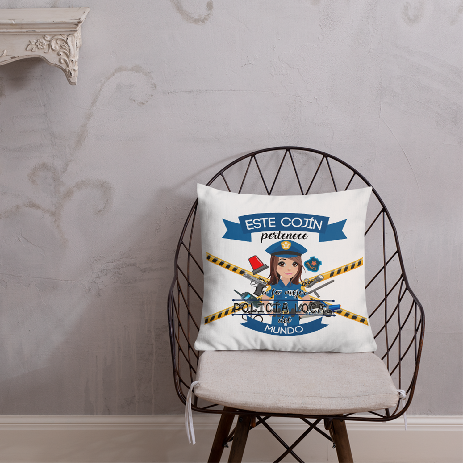 POLICIA-CHICA_mockup_Front-Lifestyle-1_Indoors-Lifestyle_18x18